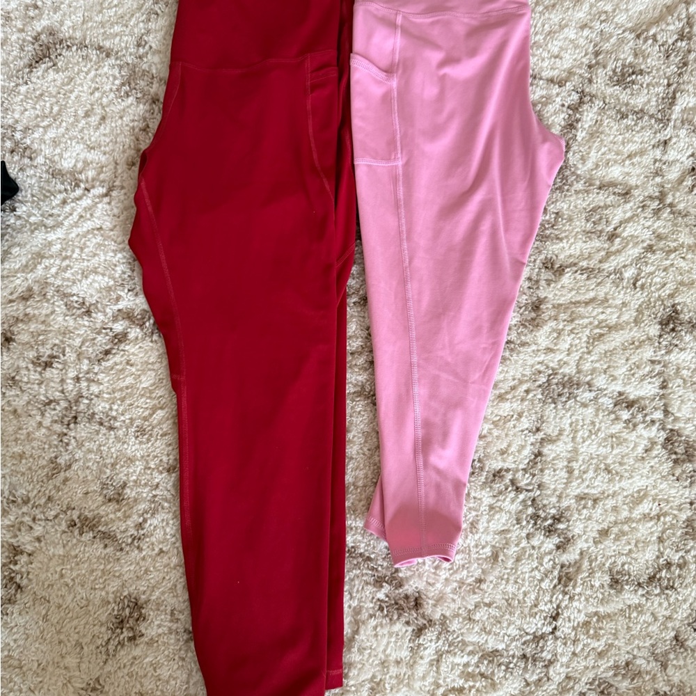 Old Navy Red and Brisas Pink Women's Capri Leggings